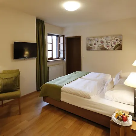 Weinkastell Zum Weissen Ross 3*