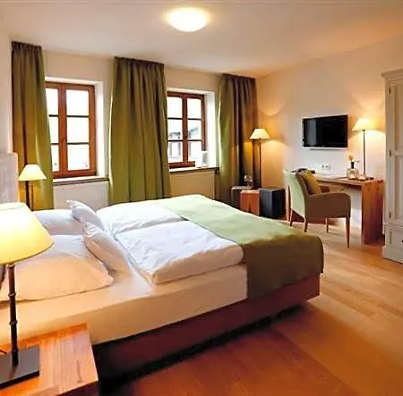 Weinkastell Zum Weissen Ross Hotel