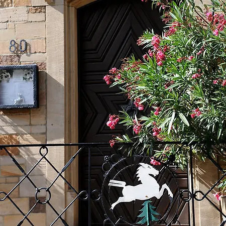 Hotel Weinkastell Zum Weissen Ross 3*