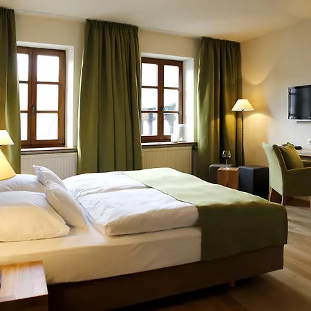 Weinkastell Zum Weissen Ross كالستادت