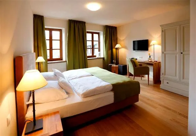 Weinkastell Zum Weissen Ross 호텔 칼슈타트