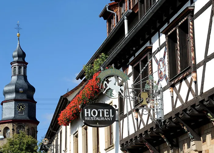 호텔 Weinkastell Zum Weissen Ross 칼슈타트